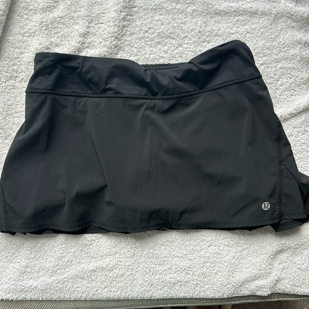 Lululemon black skirt with built in liner